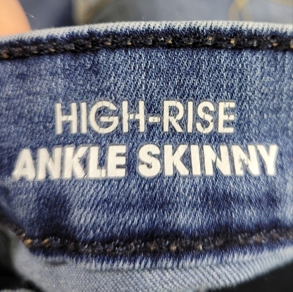 Denizen Levi's  Womens Ankle Skinny High Rise Med Wash Blue Jeans Size 2 - Picture 9 of 12